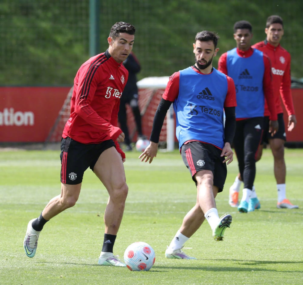 球迷涌上街 球迷涌上街